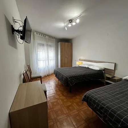Hostal La Reina-2